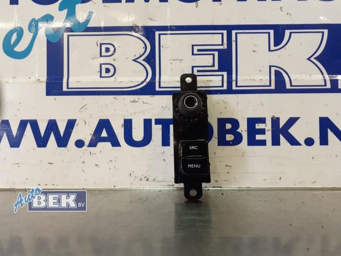 Gebruikte Bediening boordcomputer Peugeot 208 I (CA/CC/CK/CL) 1.2 Vti 12V PureTech Prijs € 35,00 Margeregeling aangeboden door Auto Bek