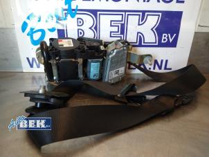 Gebruikte Veiligheidsgordel links-voor Mercedes E (W212) E-220 CDI 16V BlueEfficiency,BlueTEC Prijs € 47,50 Margeregeling aangeboden door Auto Bek