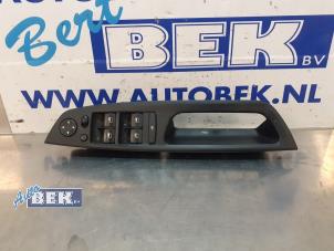 Gebruikte Schakelblok ruiten BMW X5 (E70) xDrive 35d 3.0 24V Prijs € 45,00 Margeregeling aangeboden door Auto Bek