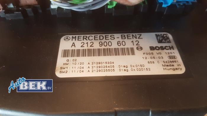 Zekeringkast van een Mercedes-Benz E (W212) E-220 CDI 16V BlueEfficiency 2010