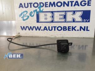 Gebruikte Achteruitrij Camera Renault Captur (2R) 1.5 Energy dCi 90 FAP Prijs € 45,00 Margeregeling aangeboden door Auto Bek