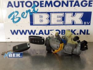 Gebruikte Set Cilindersloten (compleet) Kia Soul II (PS) 1.6 CRDi 16V Prijs op aanvraag aangeboden door Auto Bek