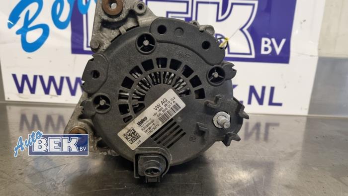 Dynamo van een Audi A4 Avant (B8) 2.0 TDI 16V 2015