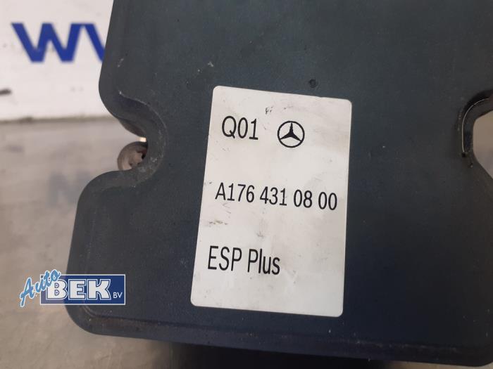 ABS Pomp van een Mercedes-Benz CLA (117.3) 2.0 AMG CLA-45 Turbo 16V 2016