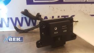 Gebruikte AUX/USB aansluiting Hyundai Ioniq 1.6 GDI 16V Hybrid Prijs € 40,00 Margeregeling aangeboden door Auto Bek