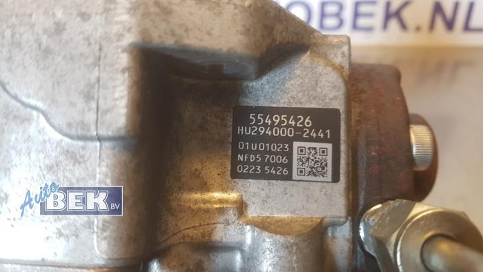 Brandstofpomp Mechanisch van een Opel Astra K Sports Tourer 1.6 CDTI 110 16V 2017