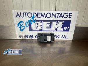 Gebruikte Stoelverwarmings module Mercedes CLS (C218) 63 AMG 5.5 V8 32V Prijs € 25,00 Margeregeling aangeboden door Auto Bek