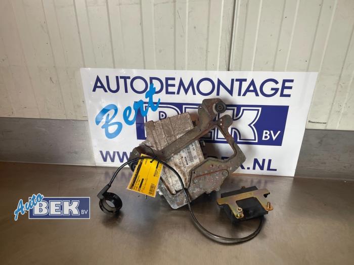 Gebruikte Computer Motormanagement Volkswagen Caddy II (9K9A) 1.6 Prijs € 37,49 Margeregeling aangeboden door Auto Bek