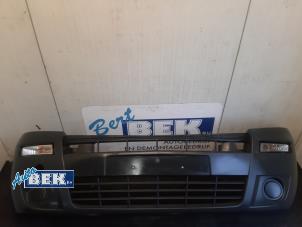 Gebruikte Bumperhoes voor Opel Movano (4A1; 4A2; 4B2; 4B3; 4C2; 4C3) 2.5 CDTI Prijs op aanvraag aangeboden door Auto Bek