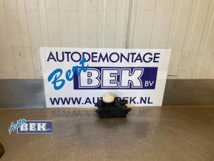 Gebruikte Bedieningspaneel Multi Media BMW 5 serie (E60) 520d 16V Prijs € 50,00 Margeregeling aangeboden door Auto Bek