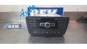 Gebruikte Radio Mercedes B (W246) 1.8 B-180 CDI BlueEFFICIENCY 16V Prijs € 240,00 Margeregeling aangeboden door Auto Bek