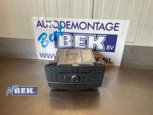 Gebruikte Radio Mercedes E Estate (S212) E-220 CDI 16V BlueEfficiency,BlueTEC Prijs € 275,00 Margeregeling aangeboden door Auto Bek