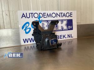 Gebruikte Selectiehendel automaat Toyota Auris (E15) 1.8 16V HSD Full Hybrid Prijs € 25,00 Margeregeling aangeboden door Auto Bek