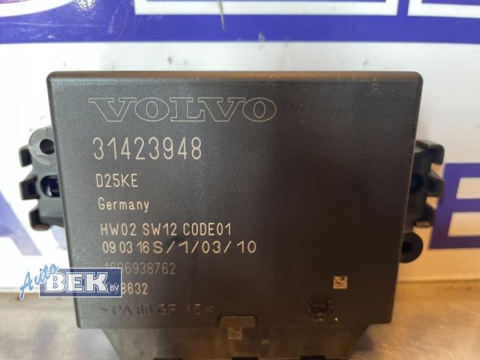 PDC Module van een Volvo V40 (MV) 2.0 D2 16V 2016