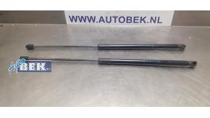Gebruikte Gasdemperset Kofferdeksel Opel Corsa E 1.4 16V Prijs € 20,00 Margeregeling aangeboden door Auto Bek
