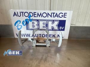 Gebruikte Schakelflipper set Peugeot 4007 (VU/VV) 2.2 HDiF 16V Prijs € 35,00 Margeregeling aangeboden door Auto Bek