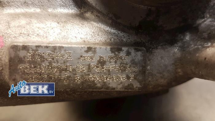 Turbo van een Volvo V40 (MV) 1.6 D 16V 2013