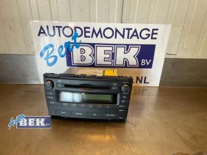Gebruikte Radio CD Speler Toyota Avensis (T27) 2.0 16V D-4D Prijs € 59,99 Margeregeling aangeboden door Auto Bek