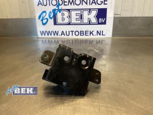 Gebruikte Kofferdeksel Slotmechaniek Opel Antara (LA6) 2.0 CDTI 16V 4x4 Prijs € 79,95 Margeregeling aangeboden door Auto Bek