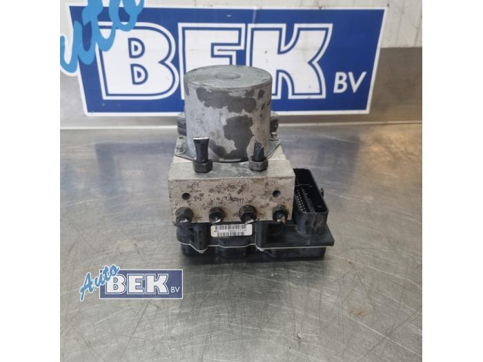 Gebruikte ABS Pomp Audi A6 (C6) 2.4 V6 24V Prijs € 175,00 Margeregeling aangeboden door Auto Bek