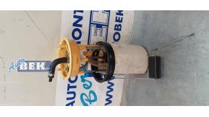 Gebruikte Benzinepomp Volkswagen Polo VI (AW1) 1.0 TSI 12V Prijs € 55,00 Margeregeling aangeboden door Auto Bek