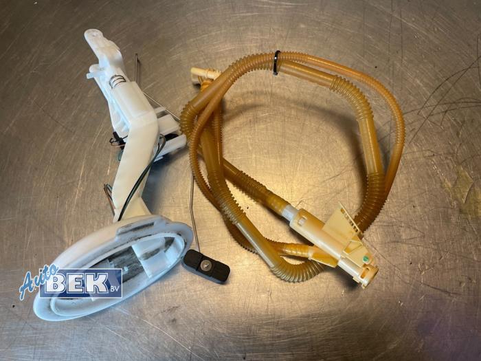 Gebruikte Tank element Pomp Volkswagen Tiguan (AD1) 2.0 TSI 16V 4Motion Prijs € 79,99 Margeregeling aangeboden door Auto Bek