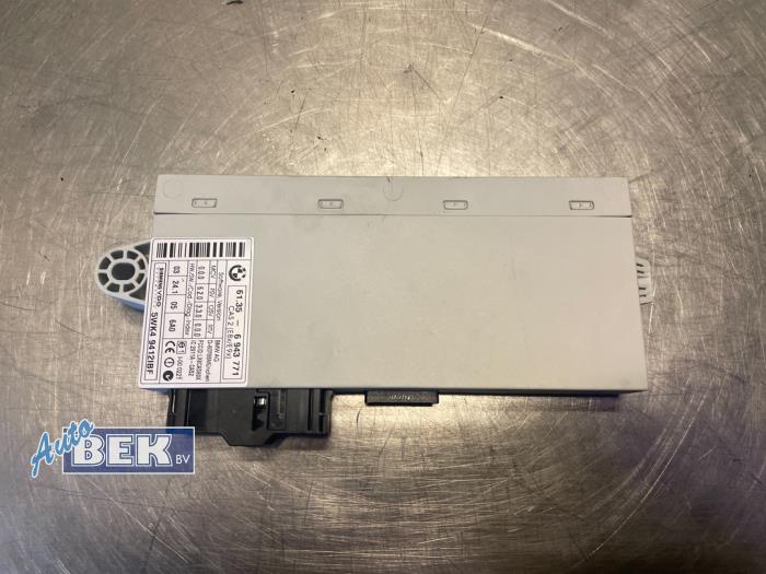 Gebruikte Module Bodycontrol BMW 3 serie (E90) 325i 24V Prijs € 49,99 Margeregeling aangeboden door Auto Bek