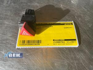 Gebruikte Schakelaar Paniekverlichting Audi A3 Sportback (8PA) 1.9 TDI Prijs € 10,00 Margeregeling aangeboden door Auto Bek