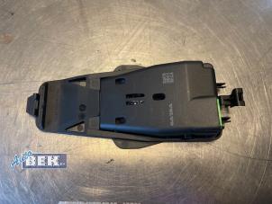 Gebruikte Remassistent sensor Volvo S60 II (FS) 2.0 D3 20V Prijs € 32,00 Margeregeling aangeboden door Auto Bek