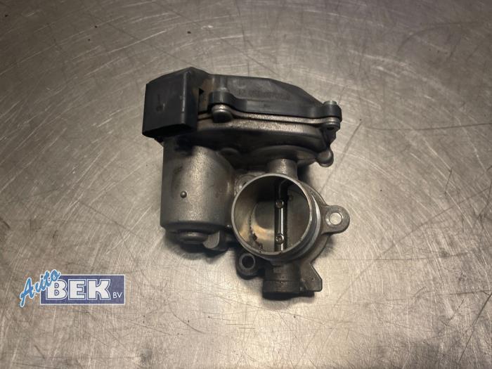 Gebruikte Gasklephuis Audi A4 Avant (B9) 2.0 TDI Ultra 16V Prijs € 69,99 Margeregeling aangeboden door Auto Bek