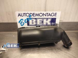 Gebruikte Luchtfilterhuis Peugeot 3008 I (0U/HU) 1.6 16V THP 155 Prijs € 25,00 Margeregeling aangeboden door Auto Bek