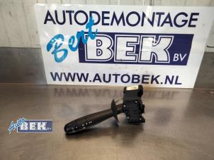 Gebruikte Schakelaar Richtingaanwijzer Opel Vivaro 2.0 CDTI 16V Prijs € 25,00 Margeregeling aangeboden door Auto Bek
