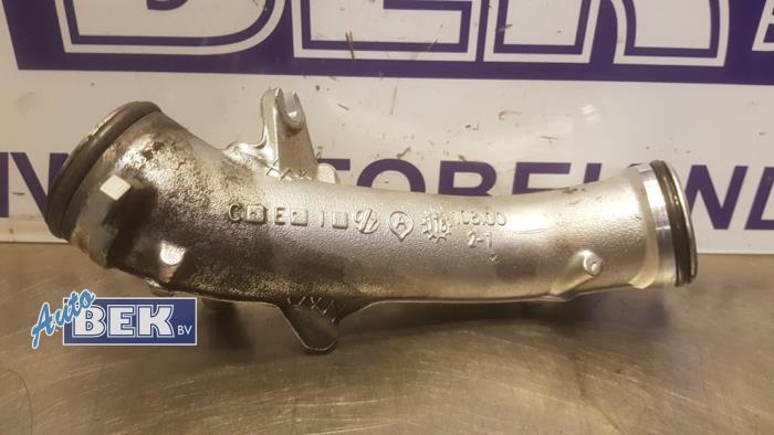 Gebruikte Intercooler Buis Mercedes E (W213) E-220d 2.0 Turbo 16V Prijs € 50,00 Margeregeling aangeboden door Auto Bek