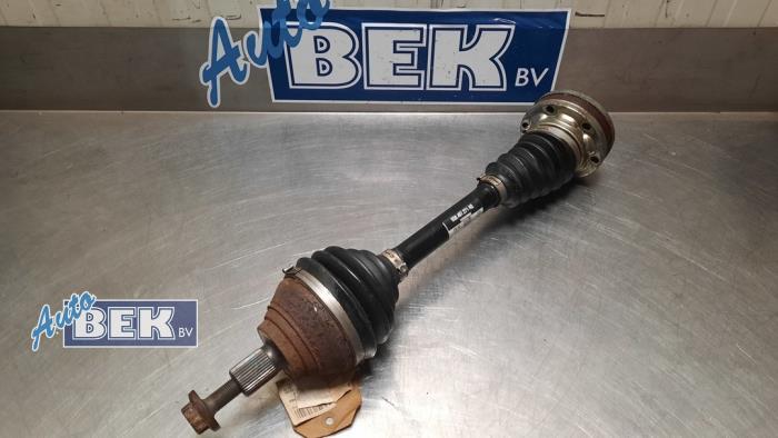 Gebruikte Aandrijfas links-voor Audi A3 (8V1/8VK) 2.0 TDI 16V Quattro Prijs € 39,99 Margeregeling aangeboden door Auto Bek