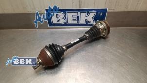 Gebruikte Aandrijfas links-voor Volkswagen Golf VII Variant (AUVV) 2.0 TDI 150 16V Prijs € 39,99 Margeregeling aangeboden door Auto Bek