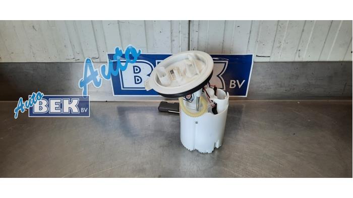 Gebruikte Tank element Pomp Volkswagen Golf VII Variant (AUVV) 1.6 16V Prijs € 80,00 Margeregeling aangeboden door Auto Bek