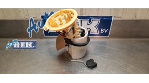 Gebruikte Tank element Pomp Volkswagen Golf VII (AUA) 1.6 TDI 4Motion 16V Prijs € 124,95 Margeregeling aangeboden door Auto Bek