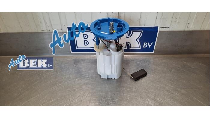 Gebruikte Tank element Pomp Volkswagen Touran (5T1) 1.4 TSI Prijs € 49,00 Margeregeling aangeboden door Auto Bek