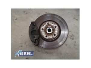 Gebruikte Fusee rechts-voor Volkswagen Golf VI (5K1) 2.0 TDI 16V Prijs € 99,95 Margeregeling aangeboden door Auto Bek