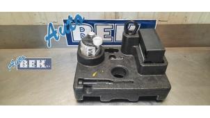 Gebruikte Gereedschap Set Volkswagen Polo VI (AW1) 1.0 12V BlueMotion Technology Prijs € 25,00 Margeregeling aangeboden door Auto Bek