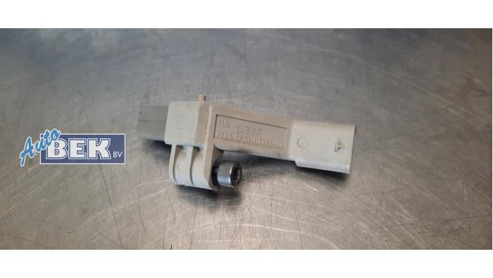 Gebruikte Krukas sensor Volkswagen Up! (121) 1.0 12V 60 Prijs € 18,00 Margeregeling aangeboden door Auto Bek