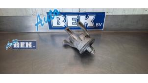 Gebruikte Motorsteun Volkswagen Multivan T5 (7E/7HC/7HF/7HM) 2.0 TDI 16V Prijs € 30,00 Margeregeling aangeboden door Auto Bek