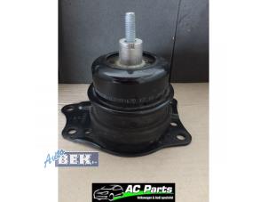 Gebruikte Motorrubber Volkswagen Polo VI (AW1) 1.0 12V BlueMotion Technology Prijs € 14,95 Margeregeling aangeboden door Auto Bek