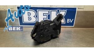 Gebruikte Deurslot Mechaniek 2Deurs rechts Volkswagen Crafter (SY) 2.0 TDI 4Motion Prijs € 34,95 Margeregeling aangeboden door Auto Bek