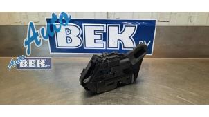 Gebruikte Deurslot Mechaniek 2Deurs rechts Volkswagen Crafter (SY) 2.0 TDI FWD Prijs € 20,00 Margeregeling aangeboden door Auto Bek