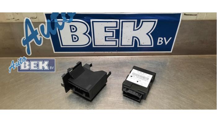 Gebruikte Start/Stop computer Volkswagen Passat Variant (365) 1.4 TSI 16V MultiFuel Prijs € 30,00 Margeregeling aangeboden door Auto Bek