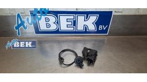Gebruikte Motor Centrale Deurvergrendeling Volkswagen Beetle (16AB) 2.0 TDI 16V Prijs op aanvraag aangeboden door Auto Bek