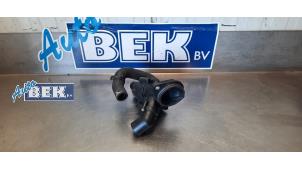 Gebruikte Thermostaathuis Volkswagen Multivan T5 (7E/7HC/7HF/7HM) 2.0 TDI 16V Prijs € 20,00 Margeregeling aangeboden door Auto Bek