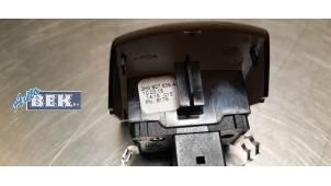 Gebruikte Sensor Licht Volkswagen Caddy Alltrack Combi 2.0 TDI 102 Prijs € 18,00 Margeregeling aangeboden door Auto Bek
