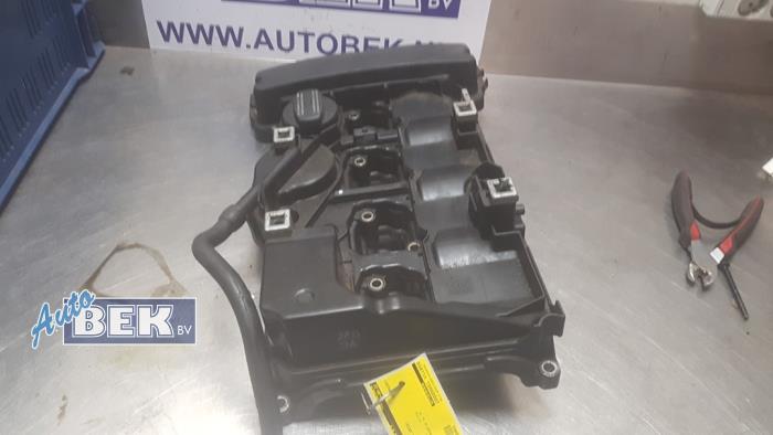 Gebruikte Kleppendeksel Mercedes E (W213) E-220d 2.0 Turbo 16V Prijs € 65,00 Margeregeling aangeboden door Auto Bek